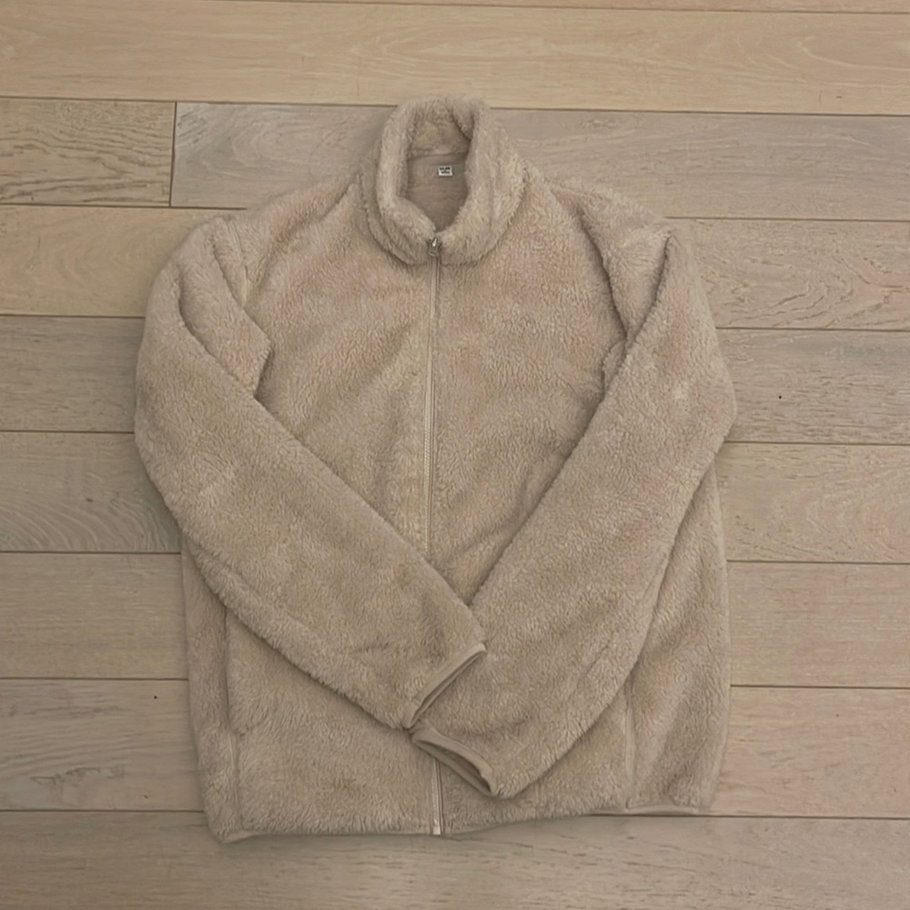 Uniqlo fuzzy zip up size M
